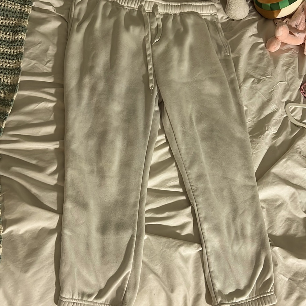 Brand name- fit collective
Size- XL
Fabric inside- fleece